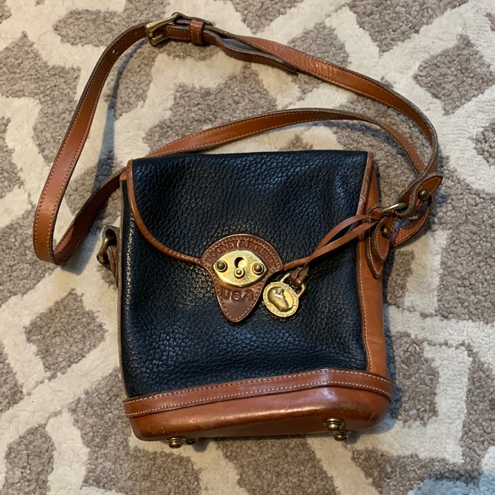 Vintage Dooney & Bourke cross body purse